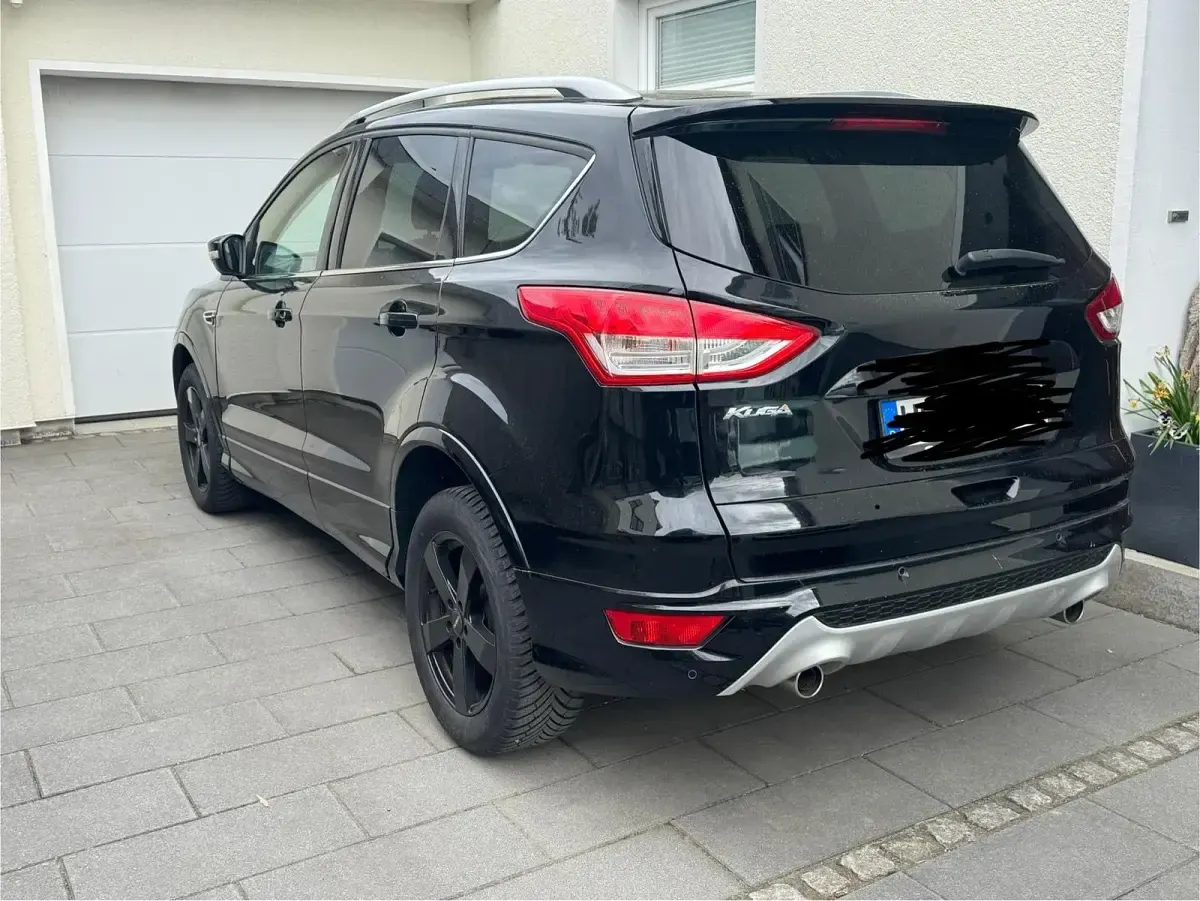Używany Ford Kuga 181 KM (133 kW) 2016 Czarny SUV
