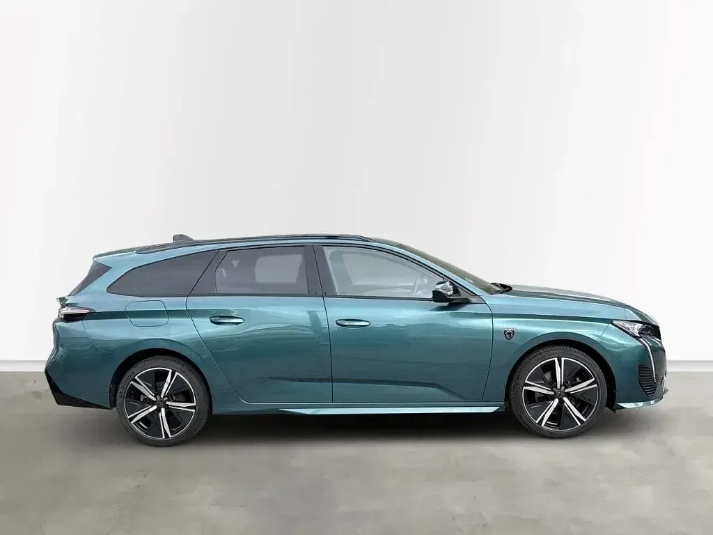 Gebraucht Peugeot 308 SW GT 131 PS (96 kW) 2024 Blau Kombi