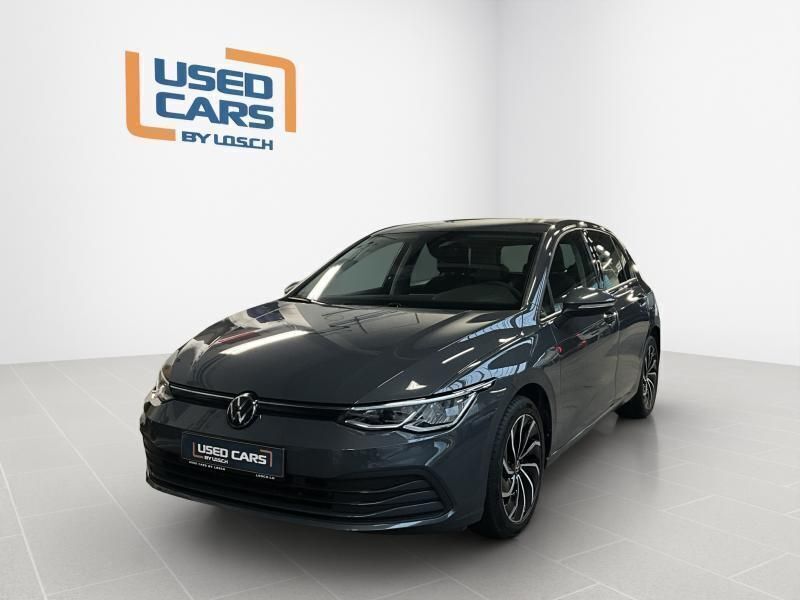 Grau Gebraucht 2023 VW Golf VIII Life Limousine | 21.990 € (Fairer Preis) - Bild 1/4