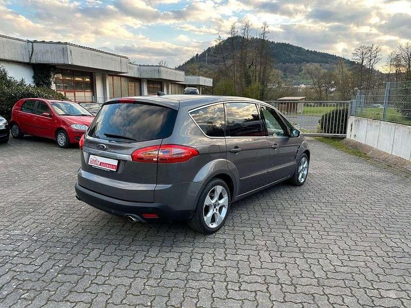 Gebraucht Ford S-MAX Titanium 200 PS (147 kW) 2012 Braun Van / Kleinbus
