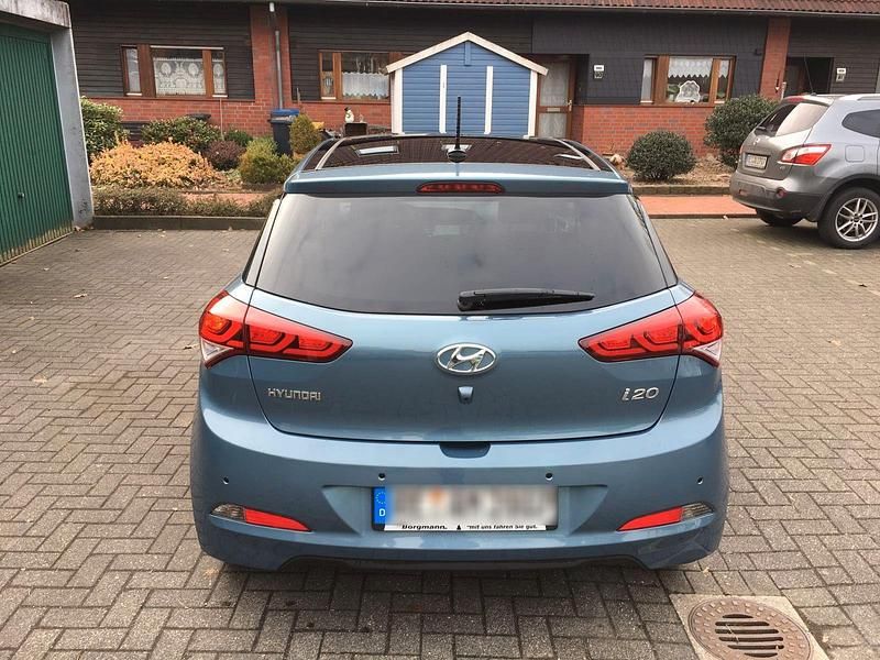 Gebraucht Hyundai i20 Passion 120 PS (88 kW) 2016 Blau Kleinwagen