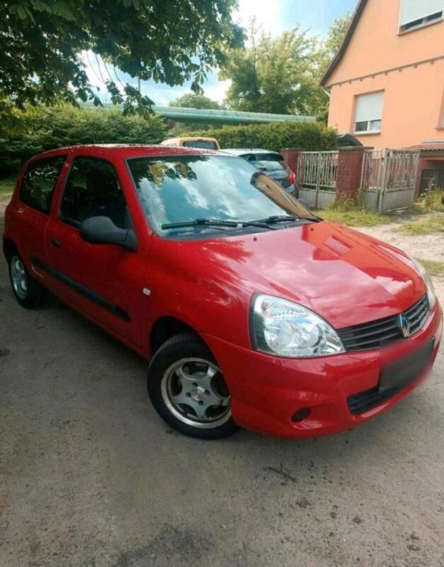 Gebraucht 2011 Renault Clio II Kleinwagen | 1.850 € (Guter Preis) - Bild 1/4