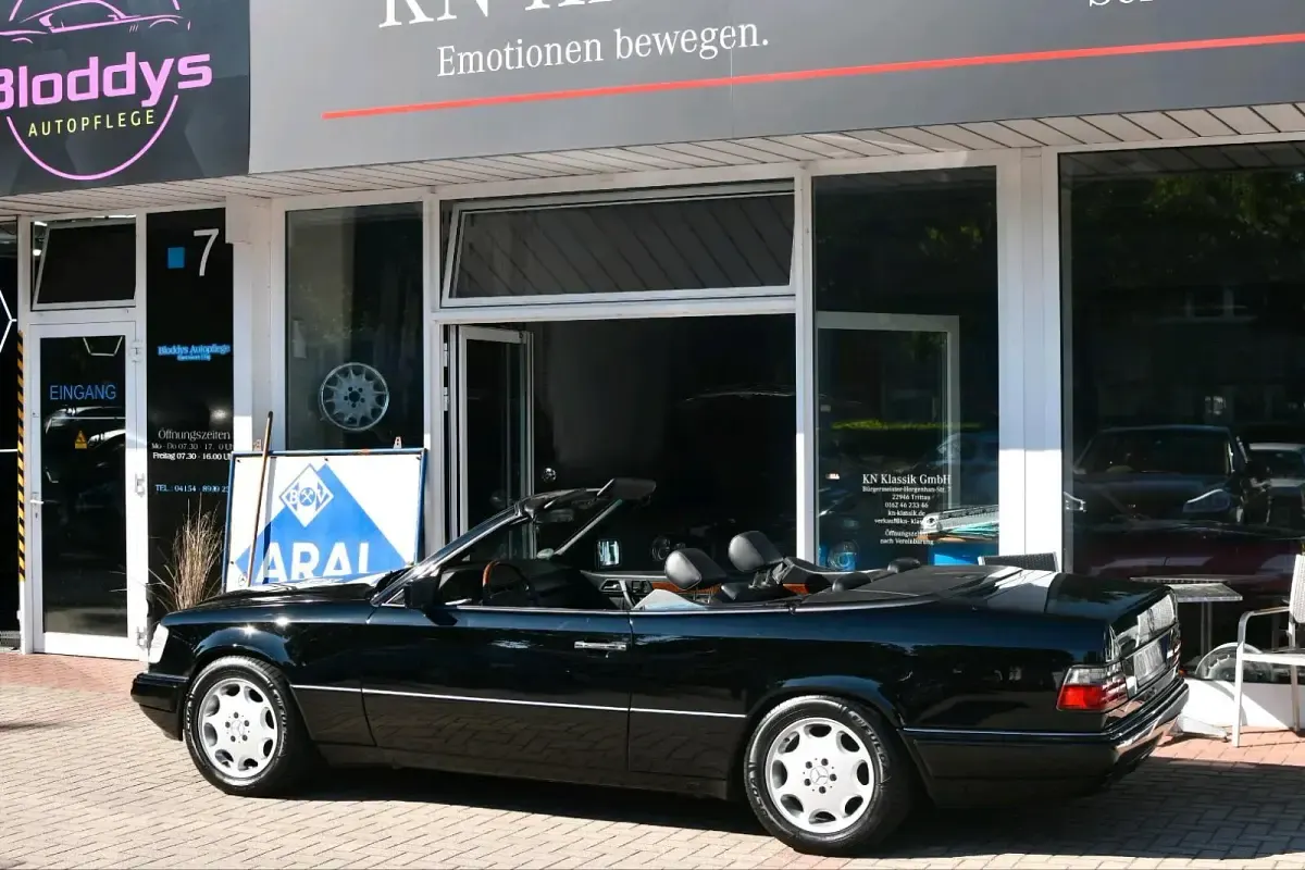 Gebraucht Mercedes E320 220 PS (161 kW) 1995 Schwarz Cabrio