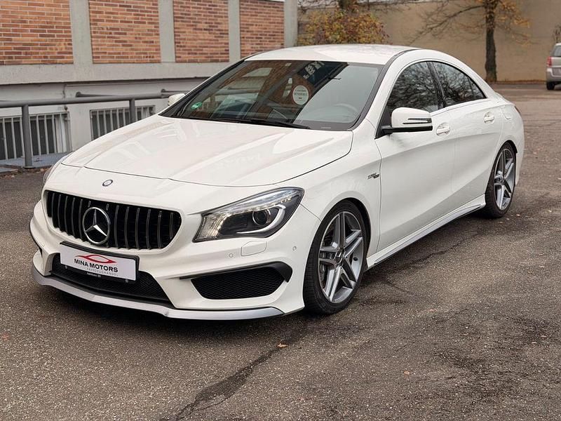 Calcitweiss/zirrusweiss Gebraucht 2015 Mercedes CLA45 AMG AMG Limousine | 21.900 € (Superpreis) - Bild 1/4