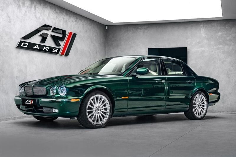 Grün Gebraucht 2003 Jaguar XJR R Limousine | 31.990 € (Etwas zu teuer) - Bild 1/4