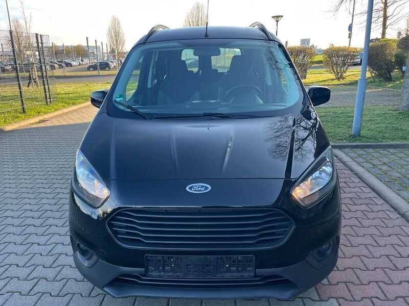 Gebraucht Ford Transit Trend 101 PS (74 kW) 2019 Schwarz Kombi