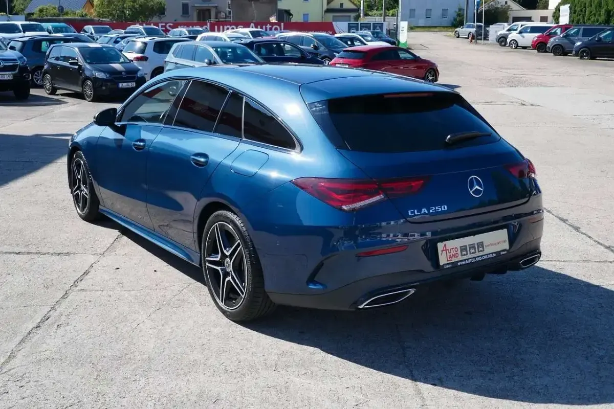 Gebraucht Mercedes CLA250 AMG line 224 PS (164 kW) 2023 Denimblau Coupé