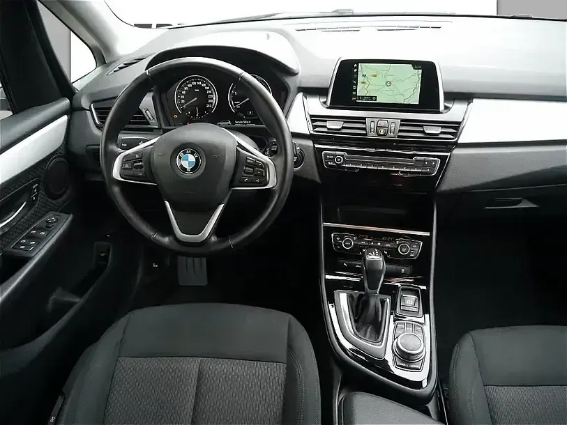Używany BMW 225 Advantage 224 KM (164 kW) 2019 Biały Minivan