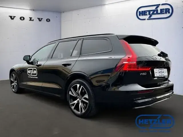 Gebraucht Volvo V60 Plus 197 PS (144 kW) 2023 Kombi