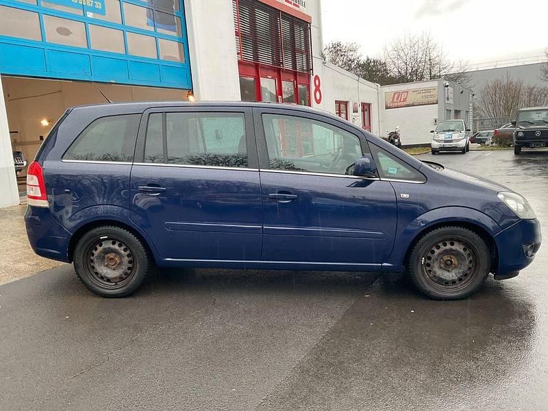Gebraucht Opel Zafira Design Edition 125 PS (91 kW) 2011 Blau Van / Kleinbus
