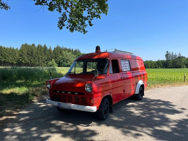Używany Ford Transit 65 KM (47 kW) 1970 Czerwony Minivan