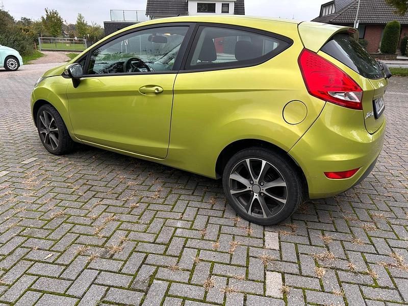 Gebraucht Ford Fiesta Trend 82 PS (60 kW) 2008 Grün Kleinwagen