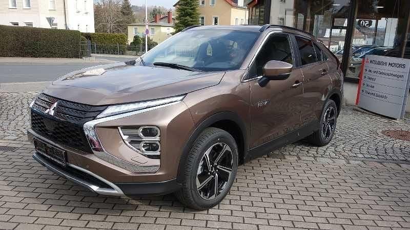 Bronzebraun Gebraucht 2022 Mitsubishi Eclipse Cross Plus SUV | 22.490 € (Guter Preis) - Bild 1/4