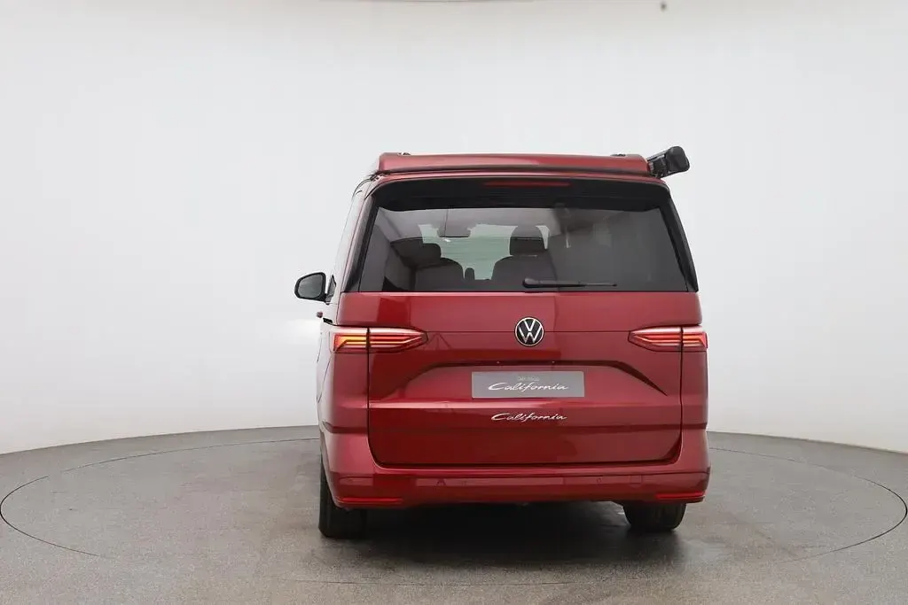 Neu VW Multivan California 150 PS (110 kW) 2025 Rot Van / Kleinbus