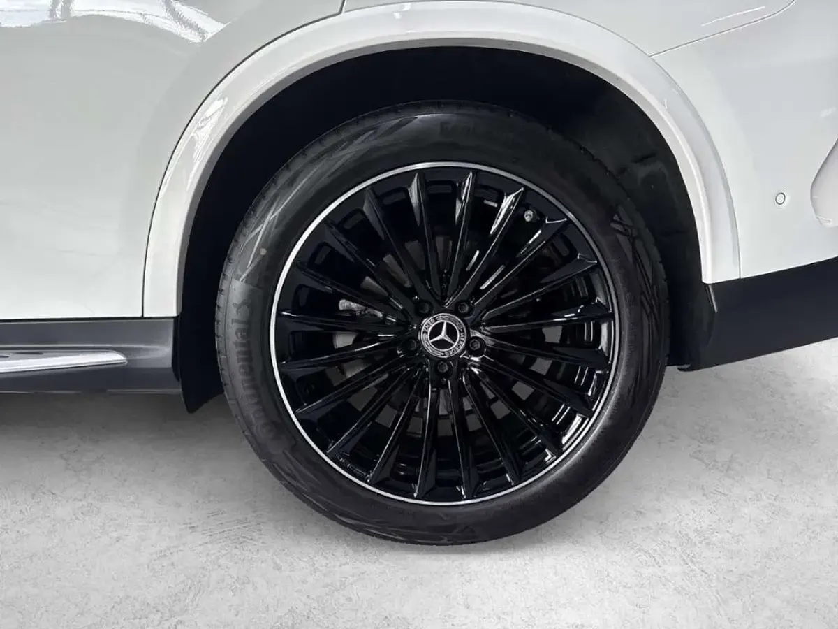 Gebraucht Mercedes GLC300 AMG 269 PS (197 kW) 2025 Weiß SUV