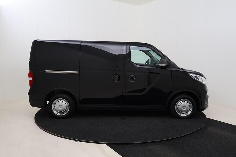 Neu Maxus eDeliver 3 117 kW (160 PS) 2026 Black metallic Van