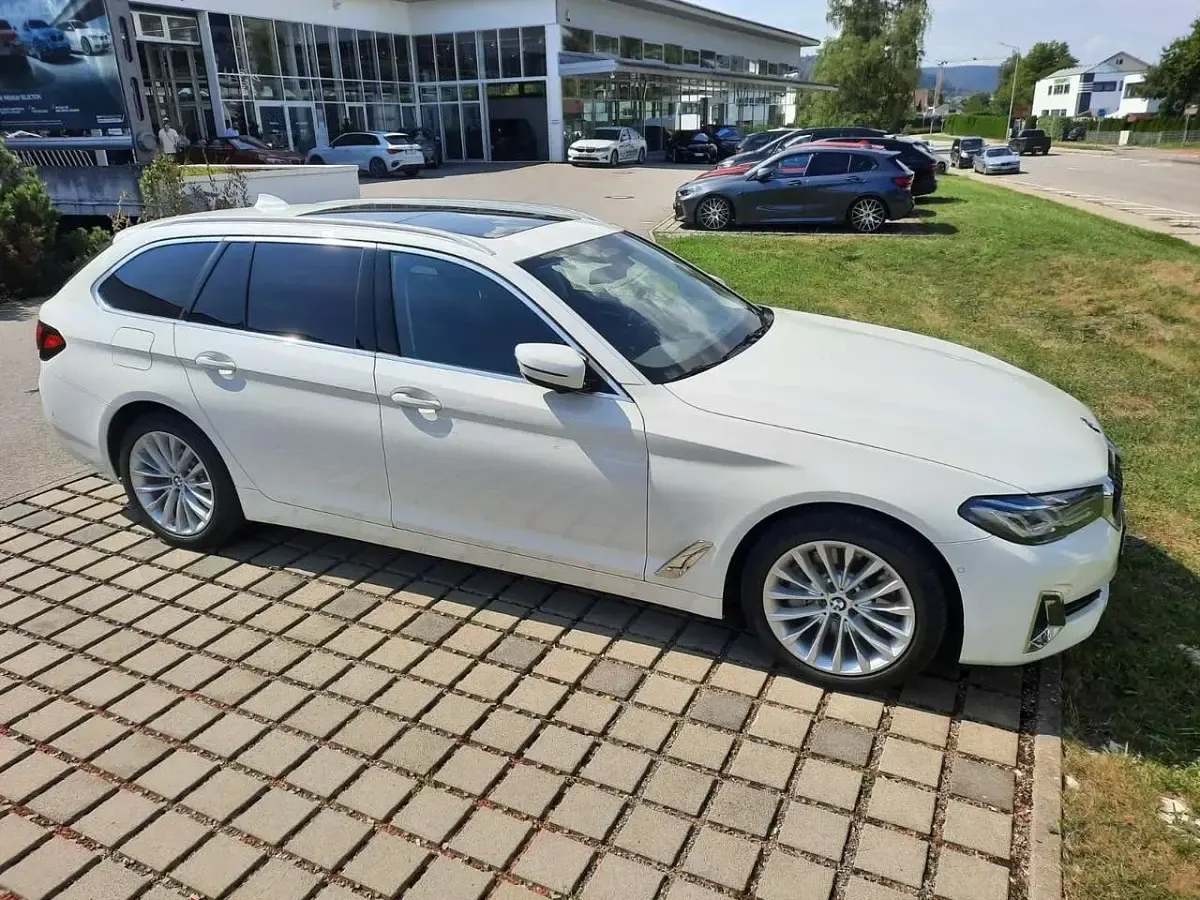 Gebraucht BMW 530e Luxury Line 292 PS (214 kW) 2021 Weiß Kombi