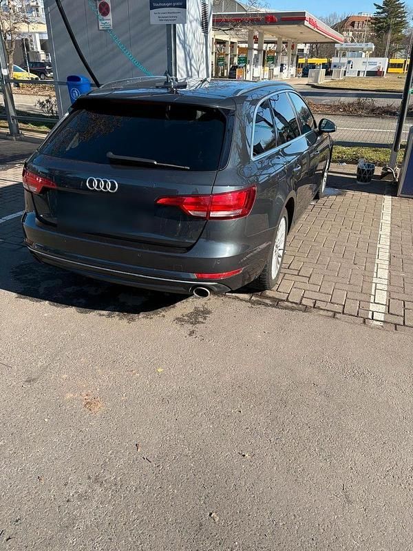 Gebraucht Audi A4 Design 190 PS (139 kW) 2017 Grau Kombi