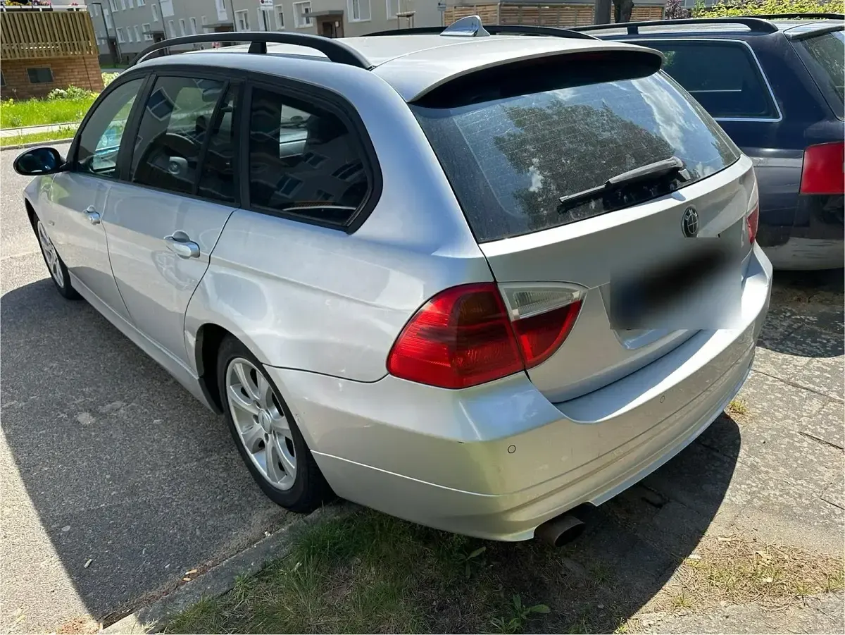 Gebraucht BMW 320 129 PS (94 kW) 2007 Silber Kombi