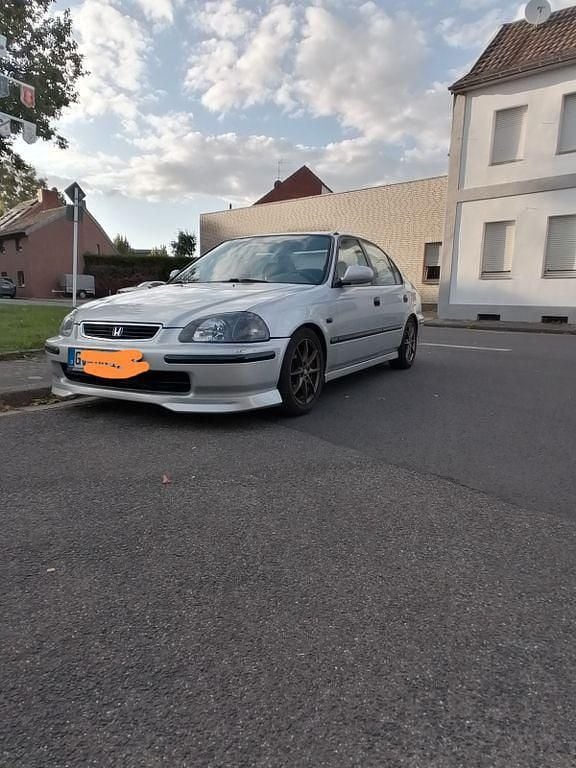 Silber Gebraucht 1996 Honda Civic Limousine | 5.999 € (Fairer Preis) - Bild 1/4