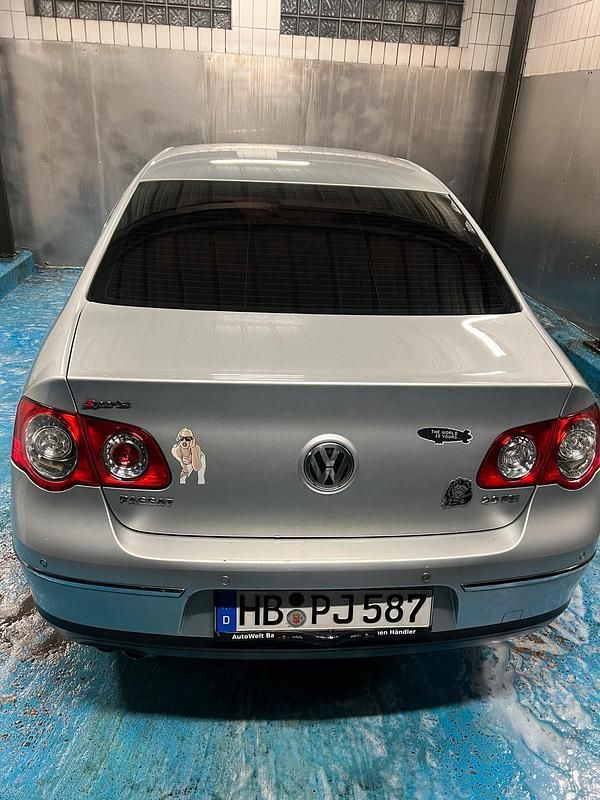 Gebraucht VW Passat 140 PS (102 kW) 2006 Silber Limousine