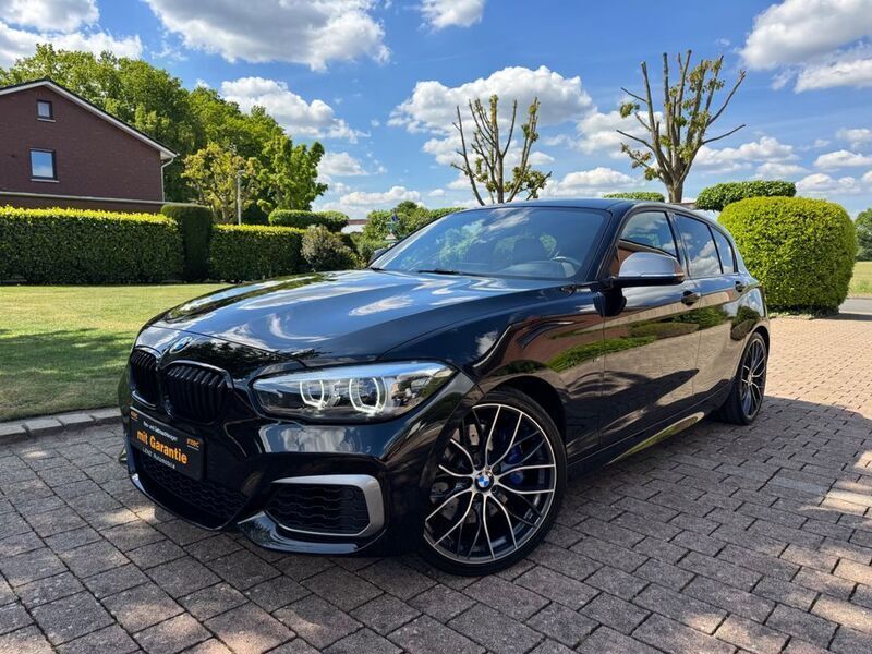 Schwarz Gebraucht 2018 BMW M140 M Sport Limousine | 32.800 € (Fairer Preis) - Bild 1/4