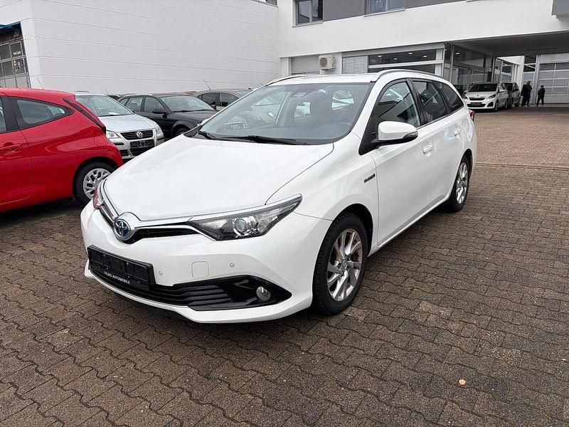 Weiß Gebraucht 2018 Toyota Auris Touring Sports Comfort Kombi | 13.495 € (Fairer Preis) - Bild 1/4