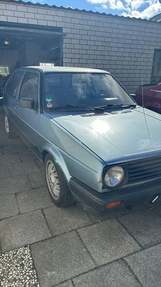 Second-hand VW Golf II 69 CP (50 kW) 1990 Albastru Hatchback