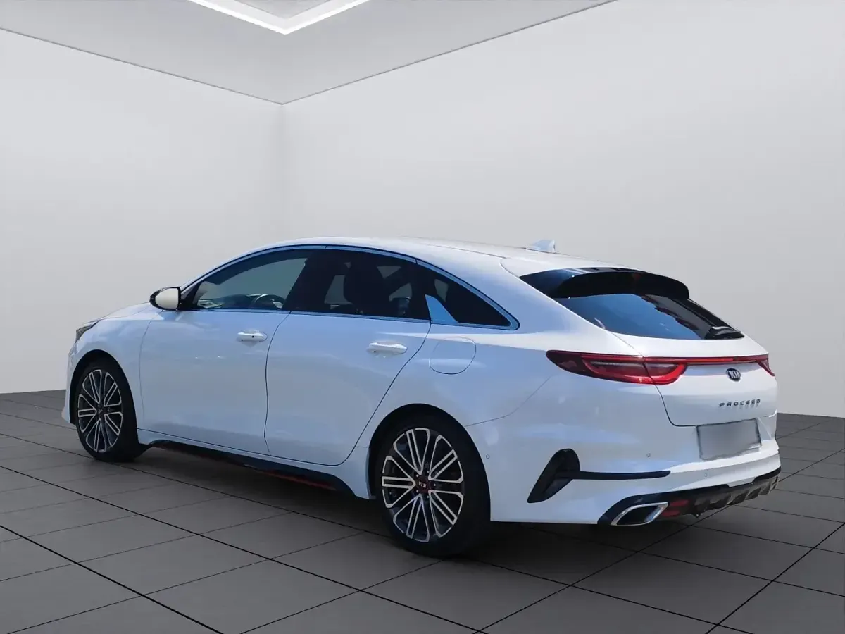 Gebraucht Kia ProCeed GT 204 PS (150 kW) 2020 Weiß metallic Kombi