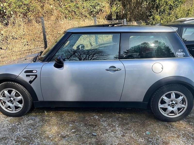 Silber Gebraucht 2006 Mini ONE Seven Kleinwagen | 2.200 € (Guter Preis) - Bild 1/4