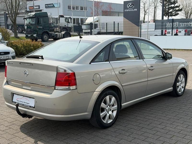 Gebraucht Opel Vectra Edition 155 PS (114 kW) 2007 Silber Limousine