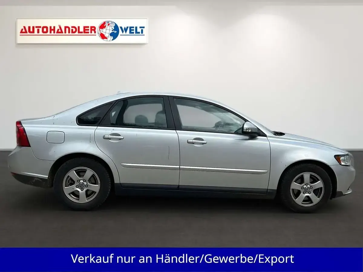 Gebraucht Volvo S40 109 PS (80 kW) 2009 Silber Limousine