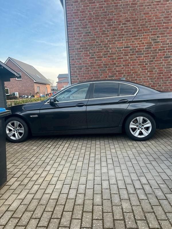 Gebraucht BMW 520 184 PS (135 kW) 2014 Schwarz Limousine