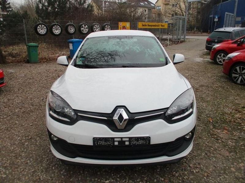 Gebraucht Renault Mégane GrandTour Authentique 116 PS (85 kW) 2016 Weiß Kombi