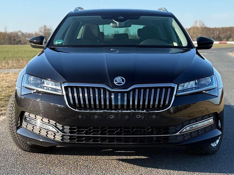 Gebraucht Skoda Superb Style 190 PS (139 kW) 2019 Schwarz Kombi