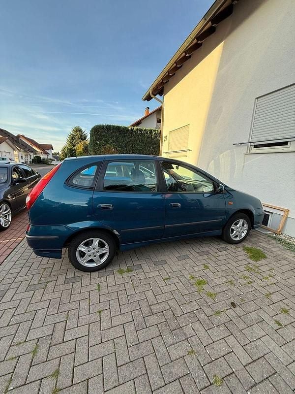 Gebraucht Nissan Almera Tino 118 PS (86 kW) 2002 Blau Van / Kleinbus