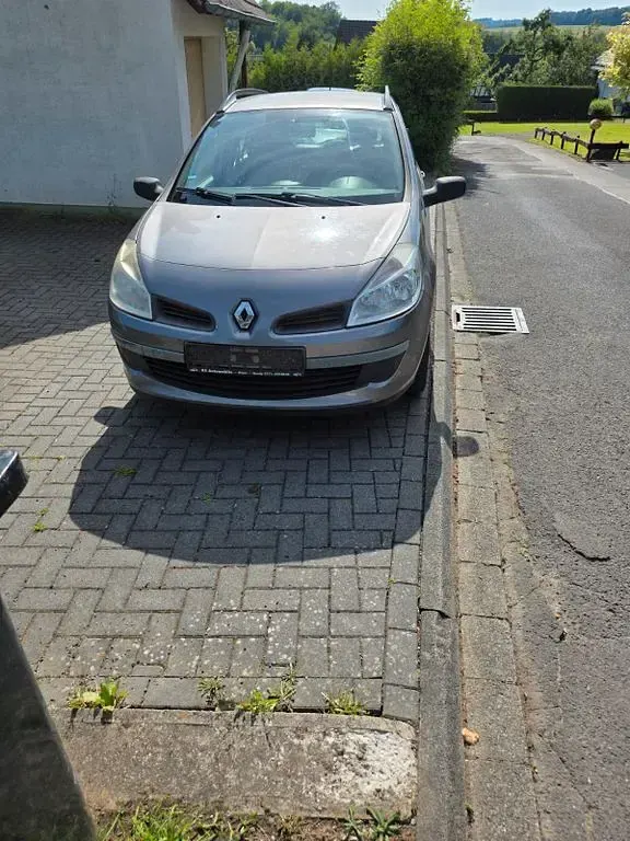 Gebraucht Renault Clio Expression 75 PS (55 kW) 2009 Grau Limousine