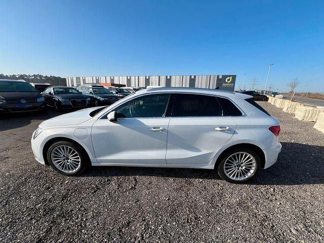 Gebraucht Audi A3 Sportback e-tron Advanced 204 PS (150 kW) 2020 Weißkeine angabe Kleinwagen