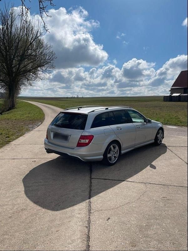 Gebraucht Mercedes C250 204 PS (150 kW) 2012 Silber Kombi