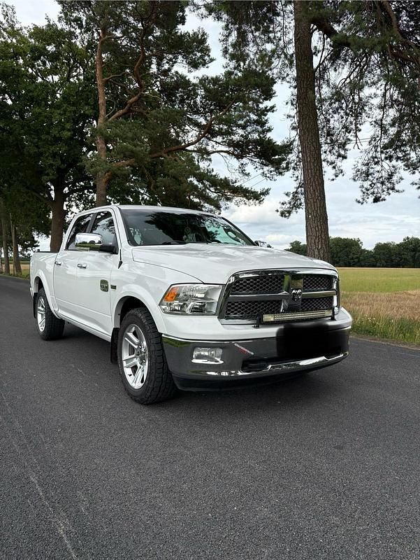 Weiß Gebraucht 2012 Dodge Ram Abholung | 26.000 € - Bild 1/4