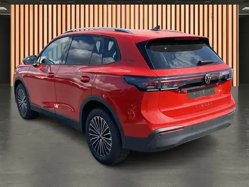 Gebraucht VW Tiguan Goal 150 PS (110 kW) 2025 Rot SUV