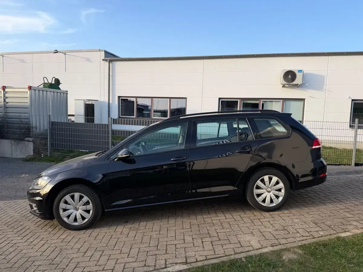 Gebraucht VW Golf VII Trendline 116 PS (85 kW) 2017 Schwarz Kombi