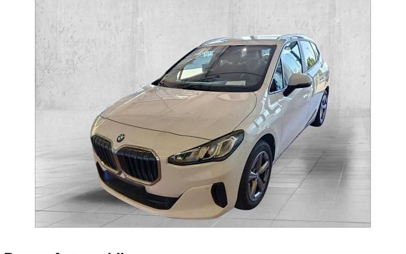 Weiß Gebraucht 2022 BMW 218 Sport Line Kombi | 24.995 € (Fairer Preis) - Bild 1/4