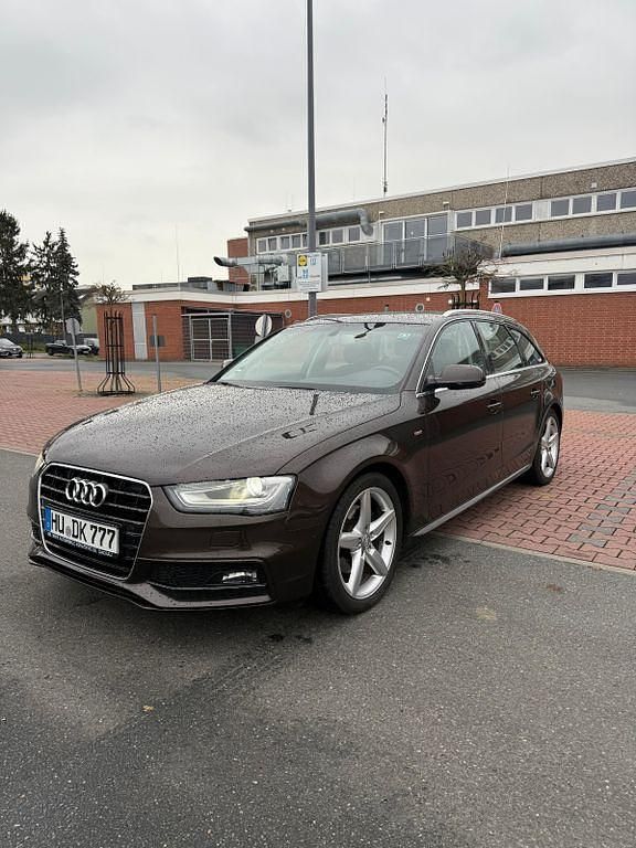 Braun Gebraucht 2015 Audi A4 Sport Limousine | 9.400 € (Guter Preis) - Bild 1/4