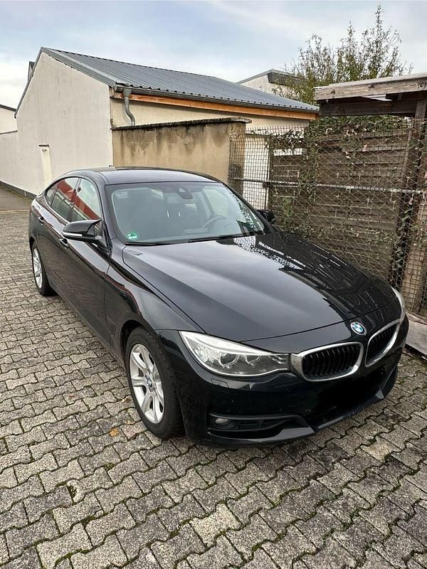 Gebraucht BMW 320 Gran Turismo 184 PS (135 kW) 2014 Schwarz Limousine