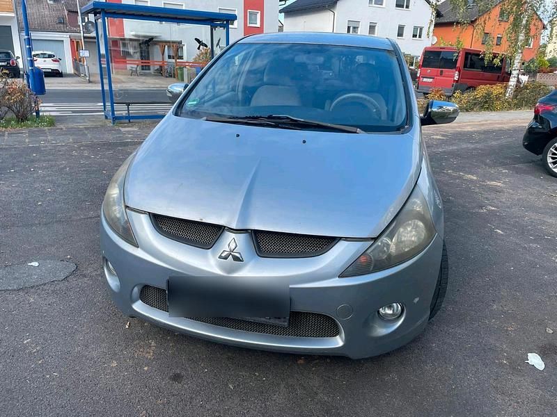 Silber Gebraucht 2004 Mitsubishi Grandis Van / Kleinbus | 1.050 € (Superpreis) - Bild 1/4