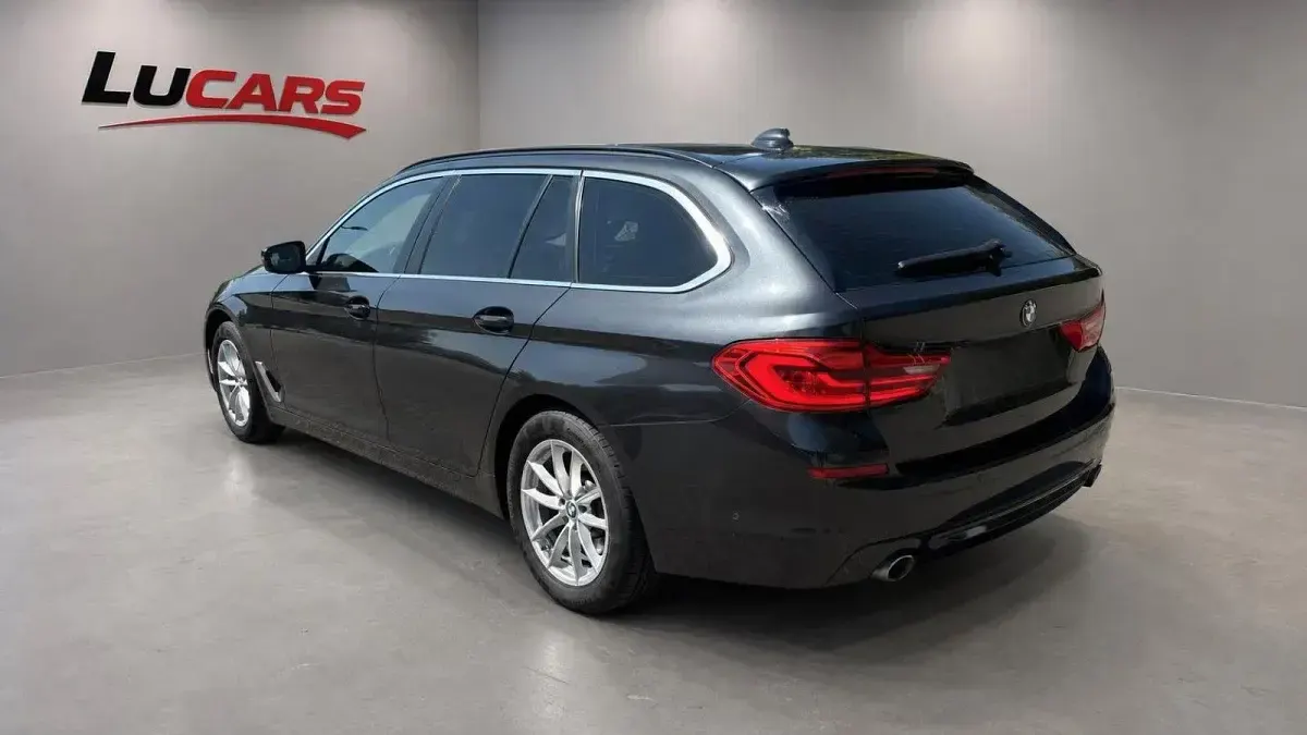 Gebraucht BMW 520 190 PS (139 kW) 2019 Grau Kombi