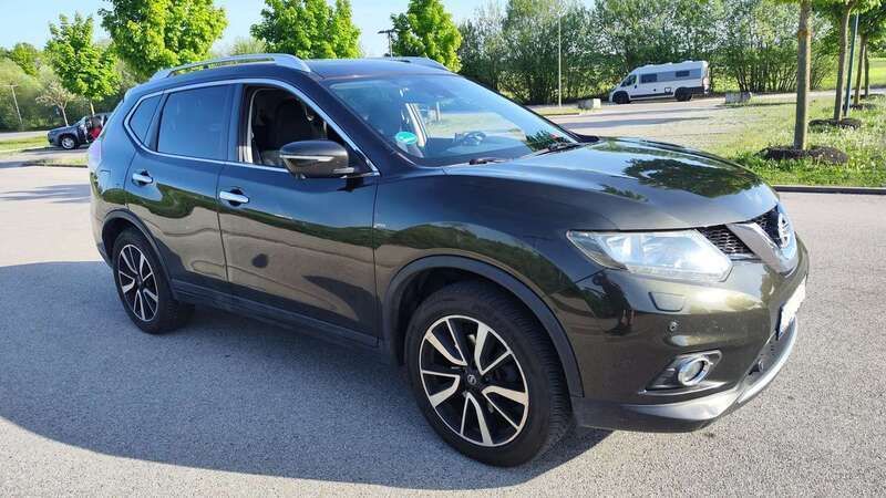 Grün Gebraucht 2014 Nissan X-Trail 360º SUV | 11.700 € (Fairer Preis) - Bild 1/4