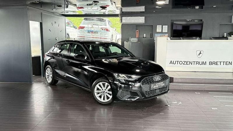 Schwarz Gebraucht 2021 Audi A3 Sportback Sport Limousine | 20.890 € (Fairer Preis) - Bild 1/3