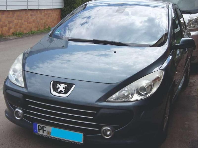 Grau Gebraucht 2007 Peugeot 307 Limousine | 4.500 € (Teuer) - Bild 1/4